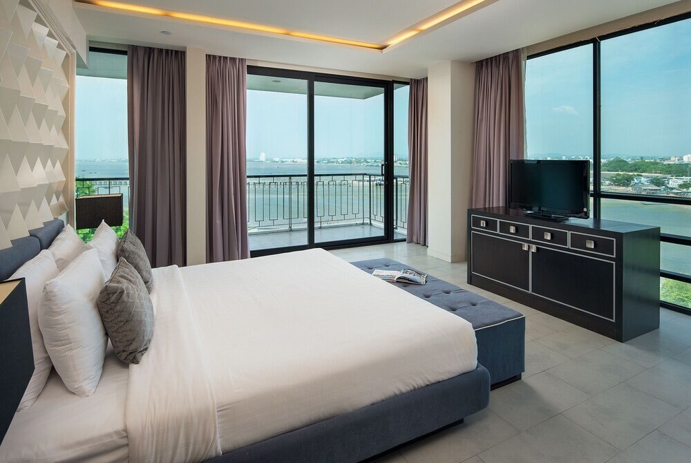 Way Hotel Pattaya Room Type - 1 Bedroom Suite Seaview