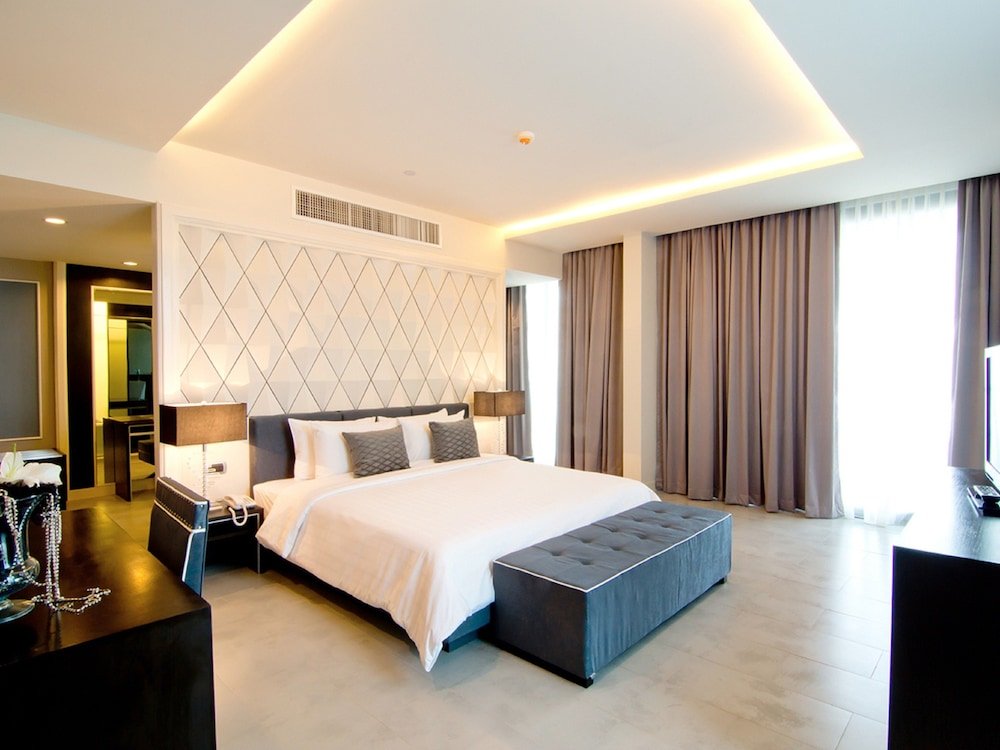 Way Hotel Pattaya Room Type - Royal Suite Sea View