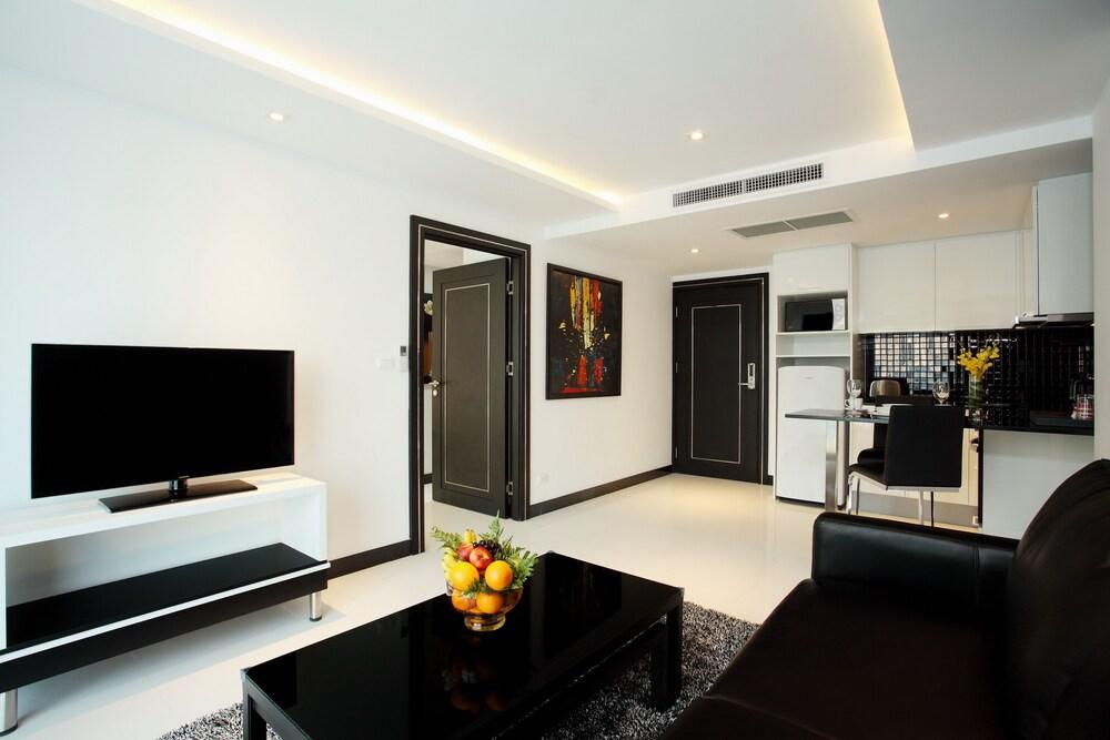 Nova Suites Pattaya by Compass Hospitality Room Type - One-Bedroom Superior Suite with Balcony