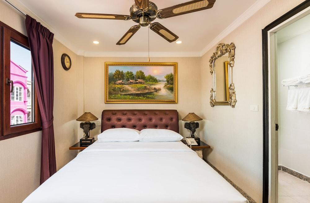 Ambiance Hotel Pattaya Room Type - Superior Queen Room
