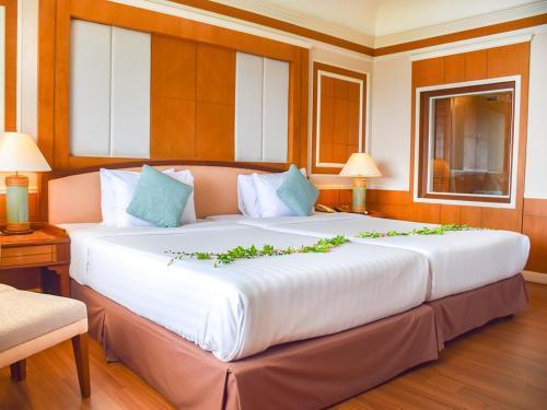 Asia Pattaya Hotel - Tap to explore photos