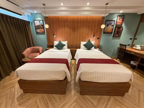 Baywalk Residence Pattaya By Thaiwat Room Type - Superior  Twin with Bathtub