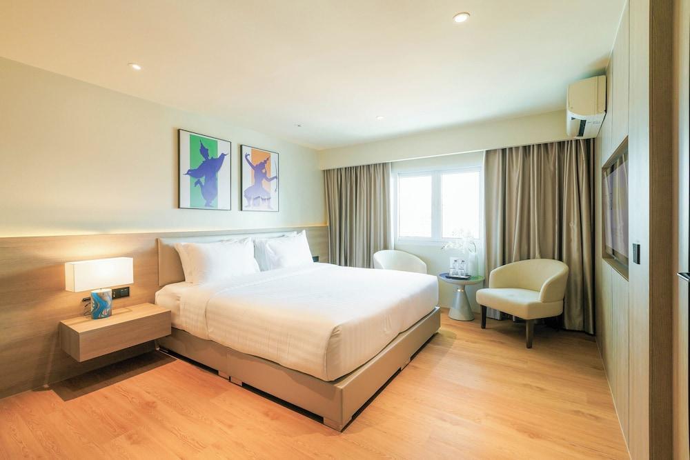 The One Hotel Bay Breeze Pattaya Room Type - Deluxe Room