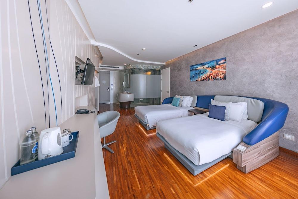 Hotel Baraquda Heeton Pattaya by Compass Hospitality Room Type - Deluxe Family Room