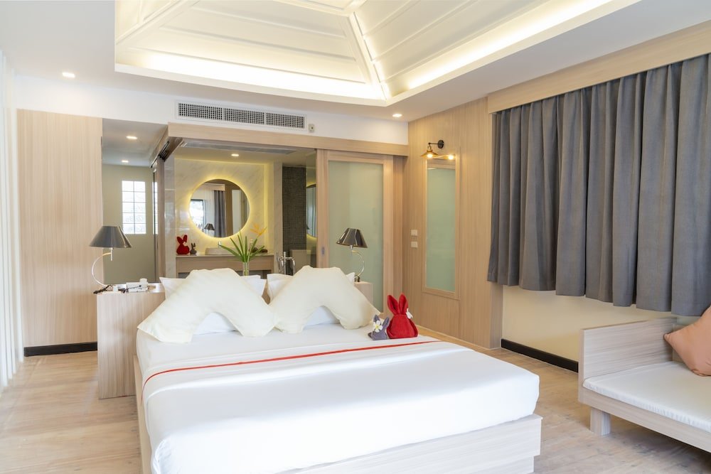 Grand Jomtien Palace Room Type - Premium Room, 1 Bedroom, Pool View, Poolside Grand Jomtien Palace Room Type - Premium Room, 1 Bedroom, Pool View, Poolside