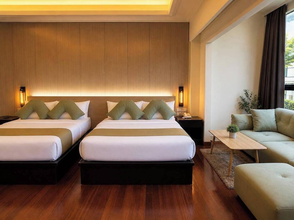 Grand Jomtien Palace Room Type - Family Chalet, 2 Bedrooms, Non Smoking, Pool View
