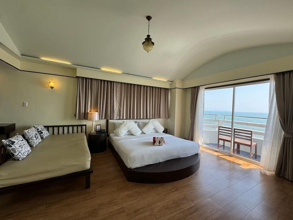 Grand Jomtien Palace Room Type - Junior Suite, 1 Bedroom, Sea View, Tower