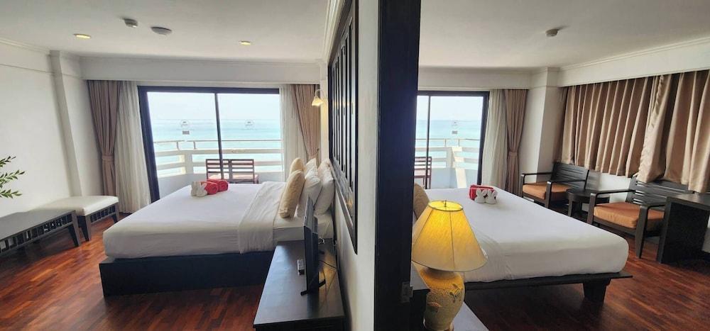 Grand Jomtien Palace Room Type - Junior Suite