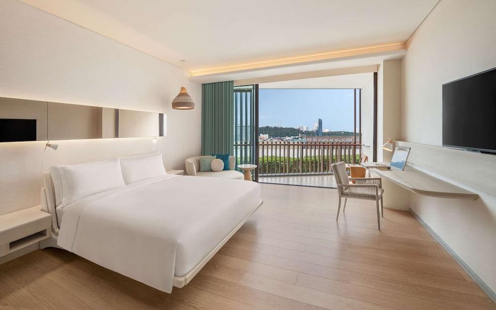 Hilton Pattaya Room Type - 2 Bedroom Ocean Residence