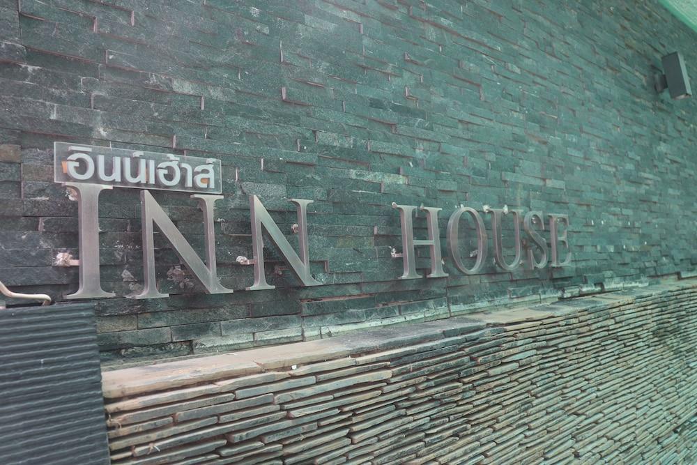 Inn House Hotel Pattaya - Tap to explore photos
