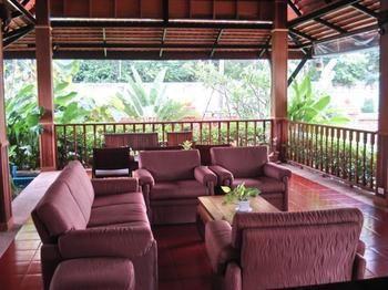 Inrawadee Resort - Tap to explore photos