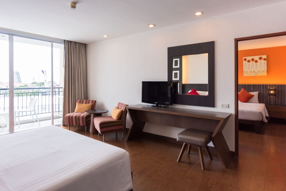Hotel J Pattaya - Tap to explore photos