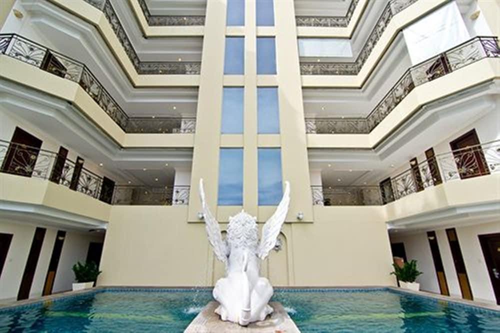 LK Residence Pattaya - Tap to explore photos
