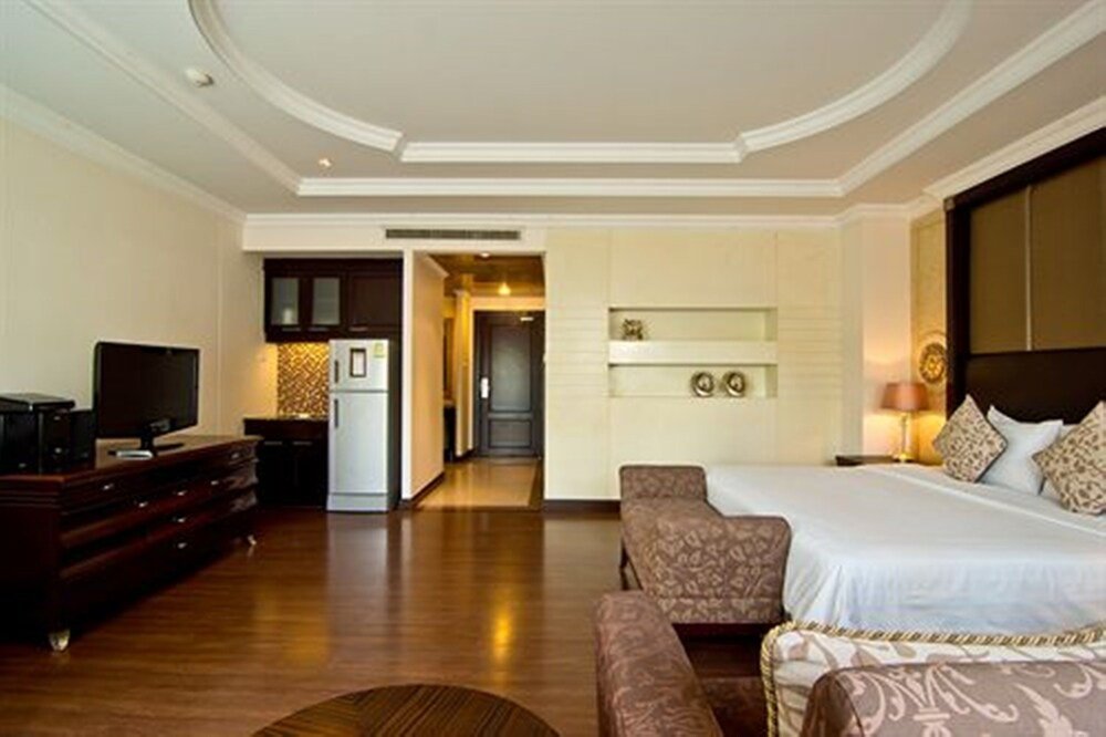 LK Residence Pattaya - Tap to explore photos