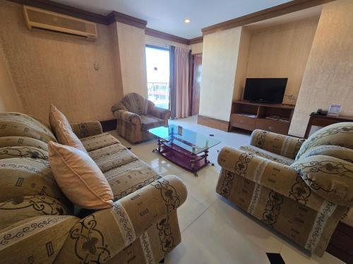 Mike Beach Resort Pattaya Room Type - Family Junior Suite