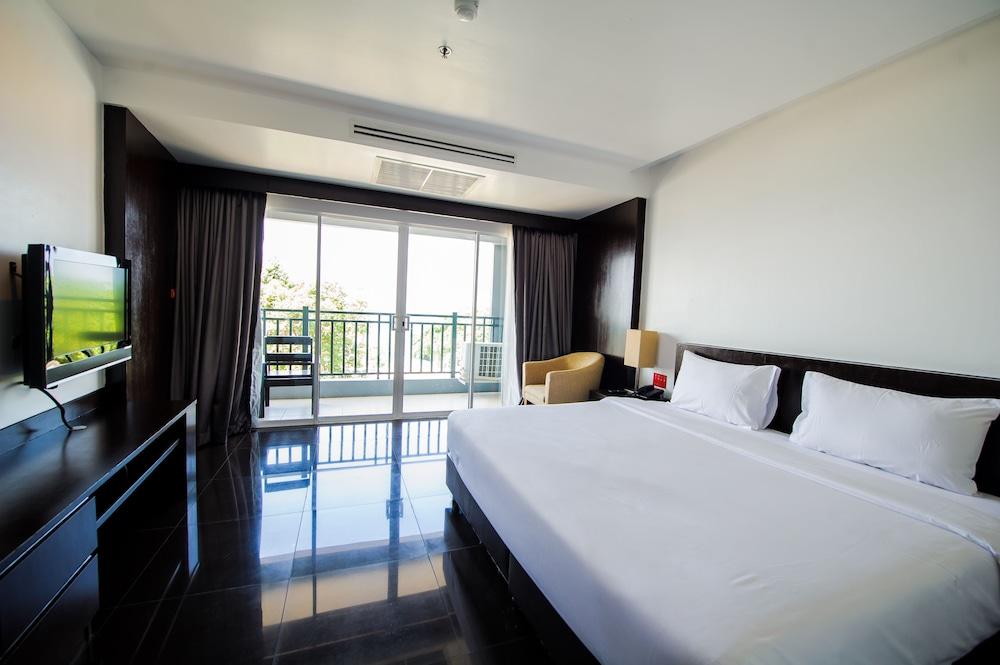 Hotel Selection Pattaya Room Type - Deluxe Room with City View Hotel Selection Pattaya Room Type - Deluxe Room with City View