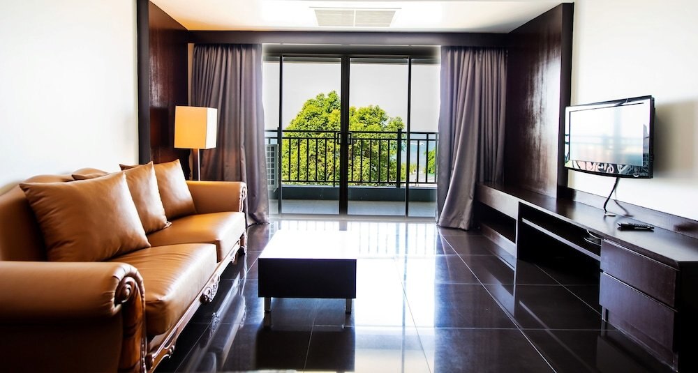 Hotel Selection Pattaya Room Type - Corner Suite with Seaview Hotel Selection Pattaya Room Type - Corner Suite with Seaview