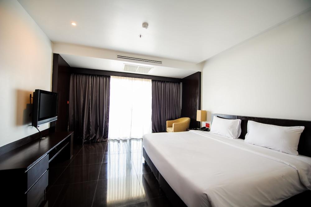 Hotel Selection Pattaya Room Type - Executive Suite with City View Hotel Selection Pattaya Room Type - Executive Suite with City View