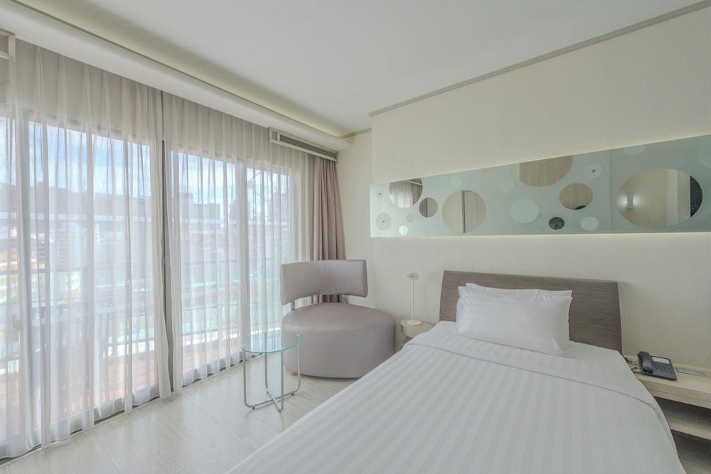 Pattaya Discovery Beach Hotel Room Type - Superior Room Chic Tower