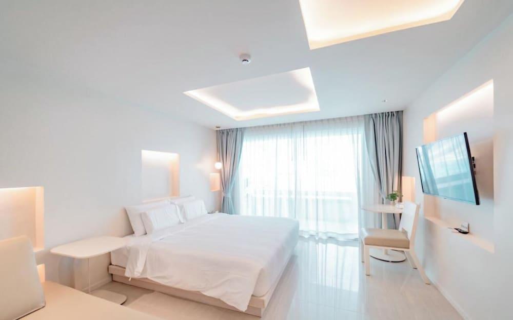 Prima hotel Pattaya Room Type - Deluxe Pool View