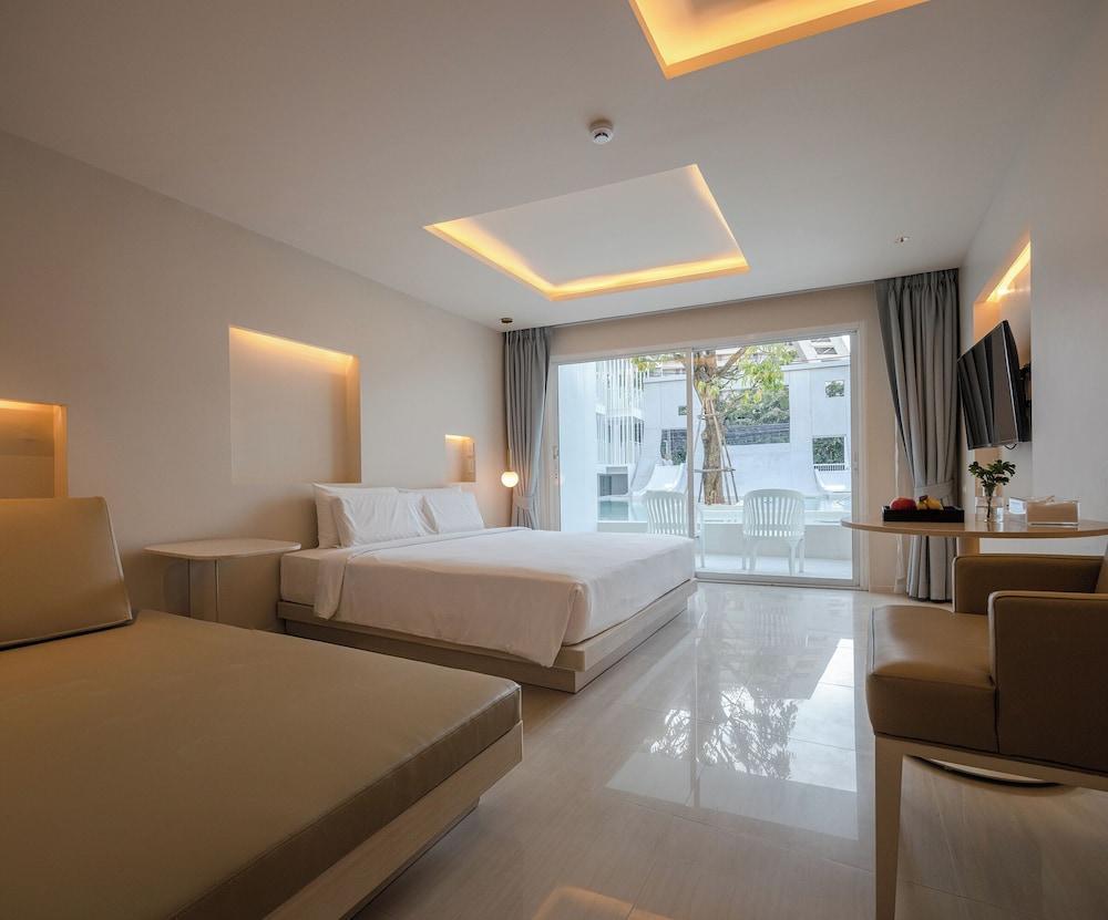 Prima Hotel Pattaya - Tap to explore photos