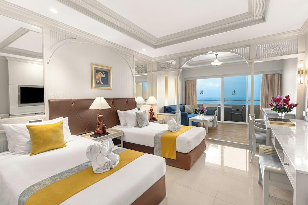 Royal Cliff Beach Hotel Pattaya Room Type - Mini Suite Plus Sea View Twin Bed Royal Cliff Beach Hotel Pattaya Room Type - Mini Suite Plus Sea View Twin Bed
