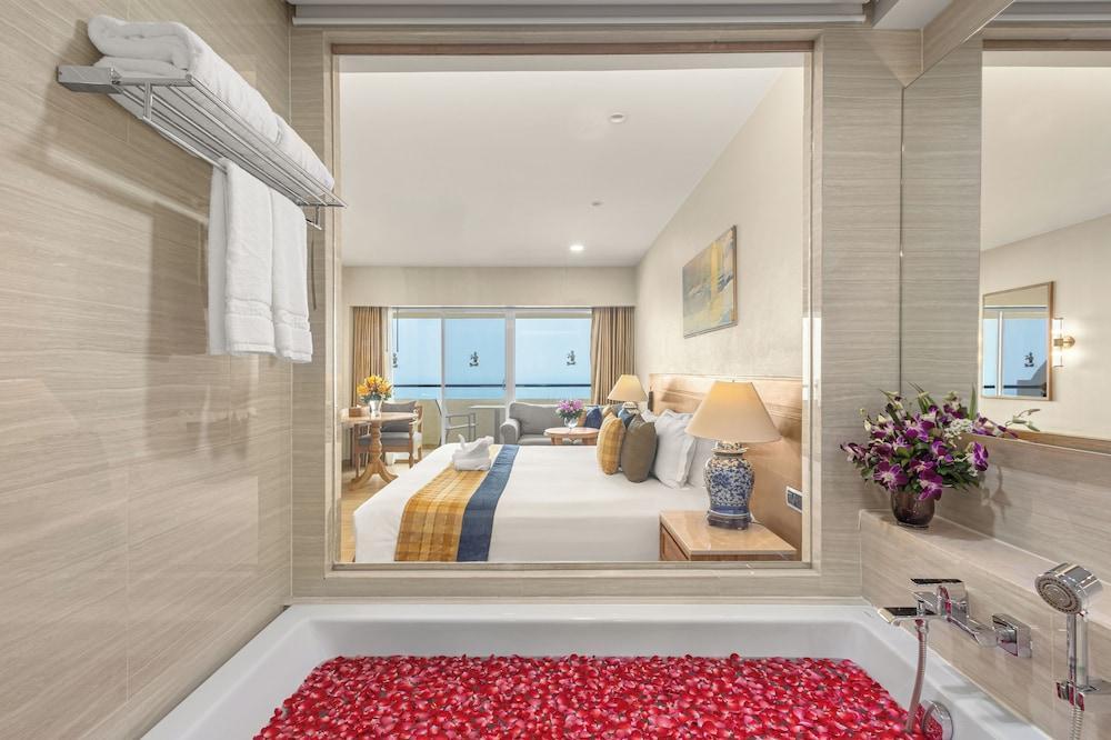 Royal Cliff Beach Hotel Pattaya Room Type - Ocean Deluxe Room