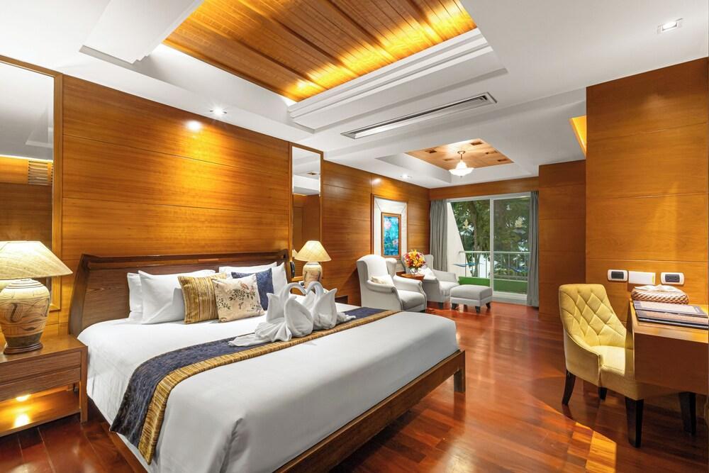 ROYAL CLIFF BEACH TERRACE Room Type - Two Bedrooms Family Suite Room with Bathtub, Balcony and Jacuzzi ROYAL CLIFF BEACH TERRACE Room Type - Two Bedrooms Family Suite Room with Bathtub, Balcony and Jacuzzi
