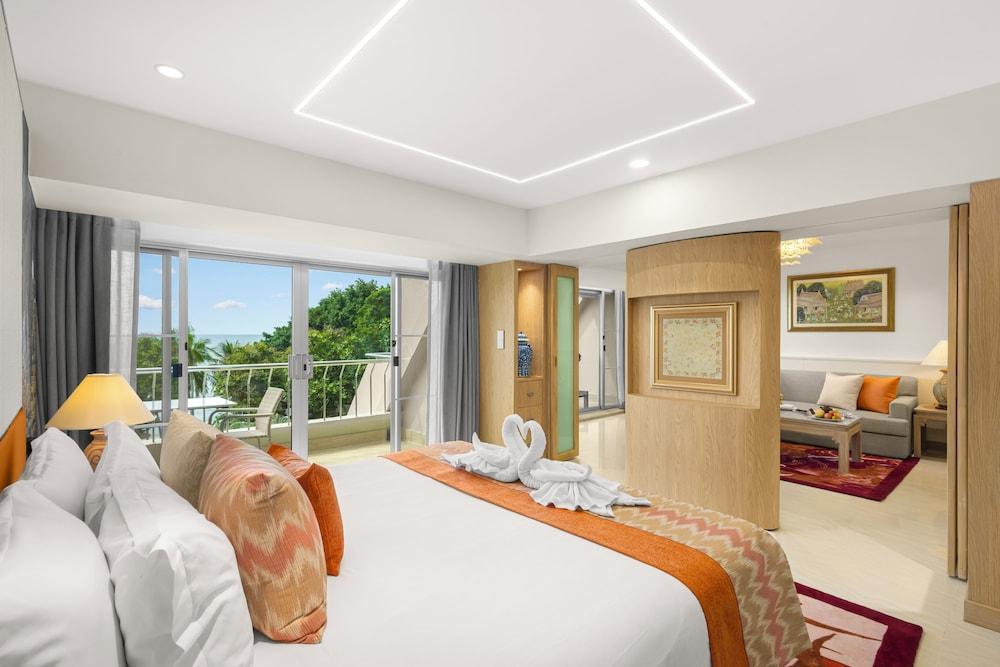 ROYAL WING SUITES SPA Room Type - Royal Wing Prestige Suite (1 Bedroom) ROYAL WING SUITES SPA Room Type - Royal Wing Prestige Suite (1 Bedroom)