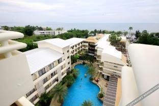 Sea Breeze Jomtien Resort