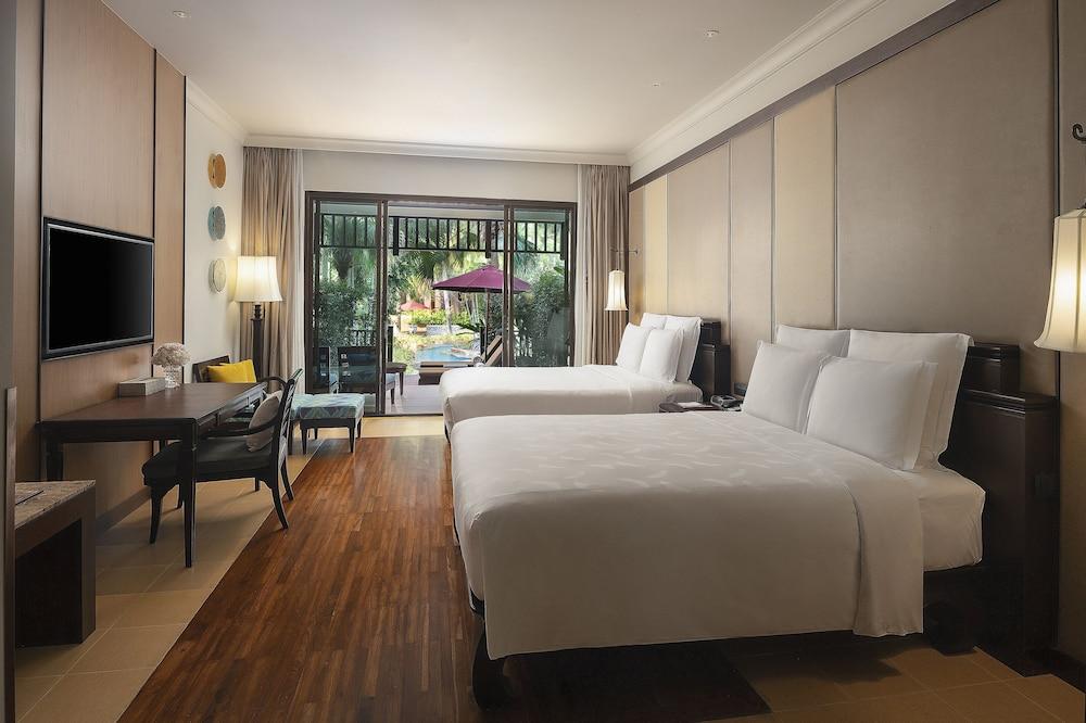 InterContinental Pattaya Resort  Room Type - 2 Queen Premium Balcony Pool Access
