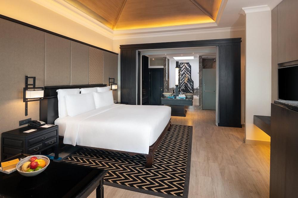 InterContinental Pattaya Resort Room Type - 1 King Junior Suite Garden View Club Lounge Access InterContinental Pattaya Resort Room Type - 1 King Junior Suite Garden View Club Lounge Access