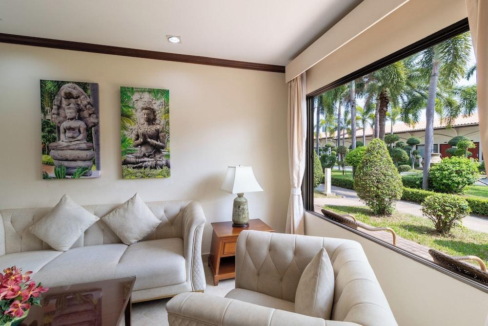 Thai Garden Resort Room Type - 1 BR Apartment Garden View King Bed Thai Garden Resort Room Type - 1 BR Apartment Garden View King Bed