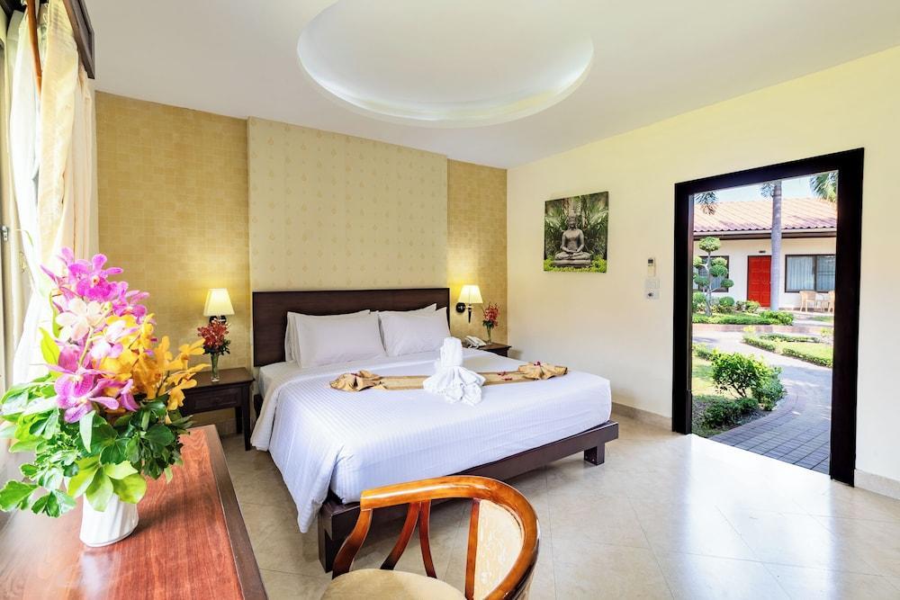 Thai Garden Resort Room Type - Deluxe Bungalow King Bed Thai Garden Resort Room Type - Deluxe Bungalow King Bed
