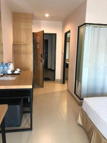 Vogue Hotel Pattaya - Tap to explore photos