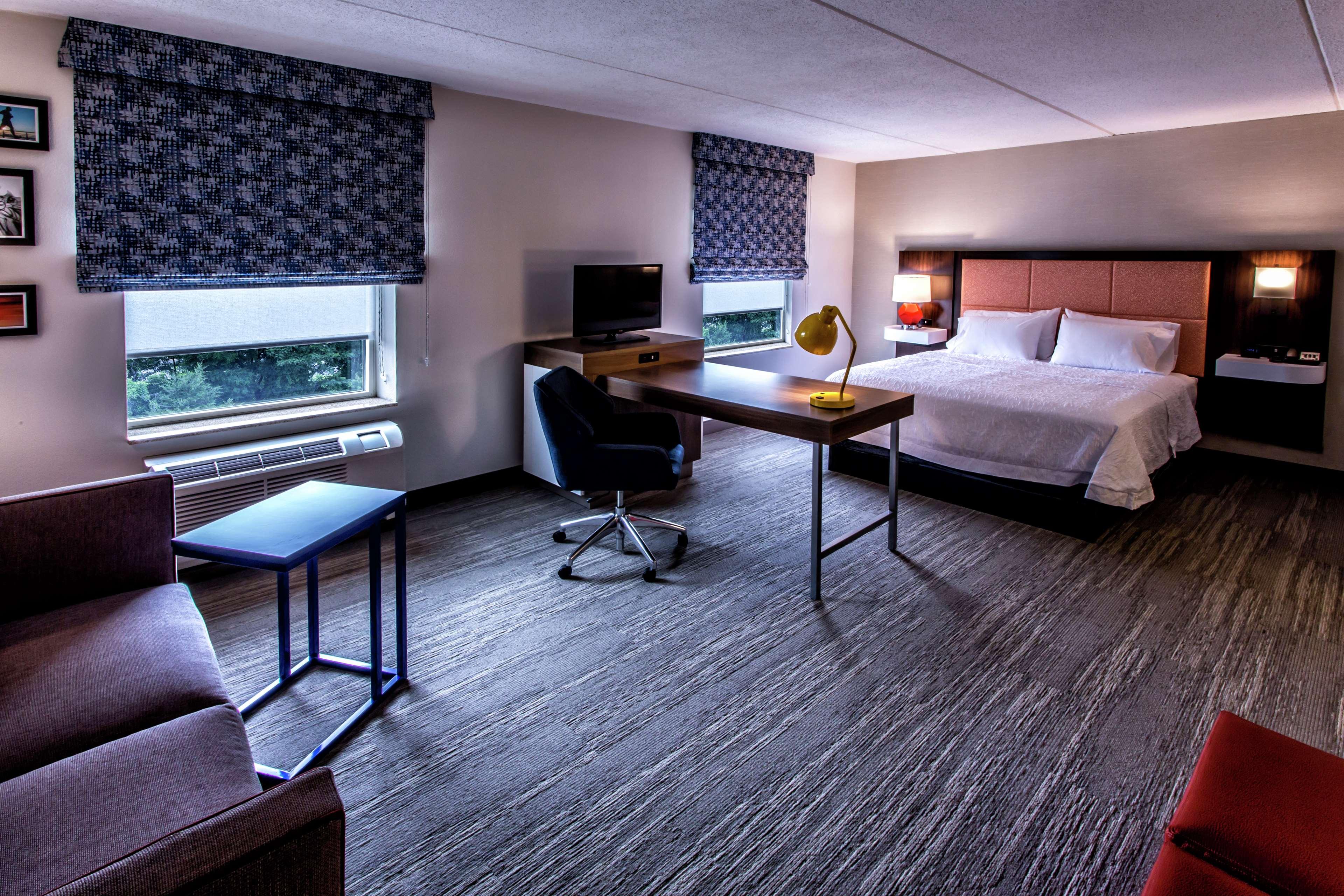 Hampton Inn & Suites by Hilton Staten Island Room Type - 1KNG STUDIO SOFABED NOSMOK