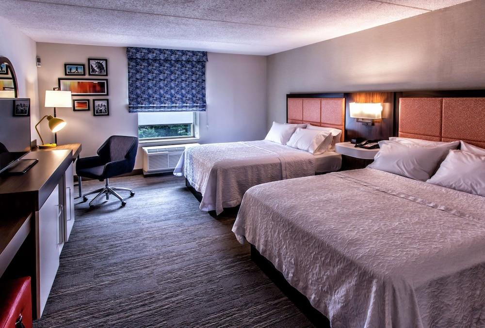 Hampton Inn & Suites by Hilton Staten Island Room Type - 2 QUEEN BEDS NONSMOKING