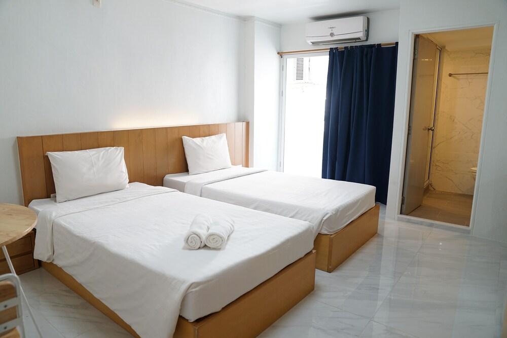 Viewplace Hotel & Residence Room Type - Superior Twin Room