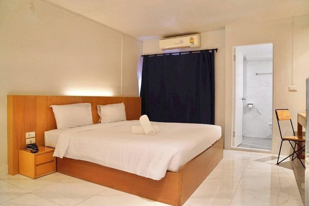 Viewplace Hotel & Residence Room Type - Superior Room, 1 Double Bed
