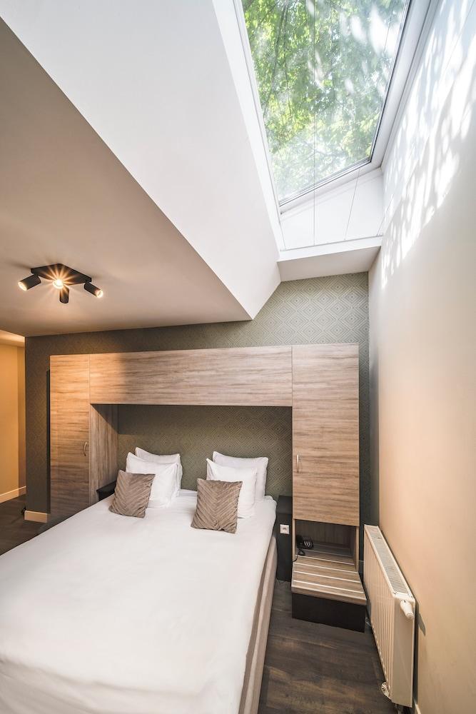 Atlantis Hotel Amsterdam Room Type - Senior Double Room