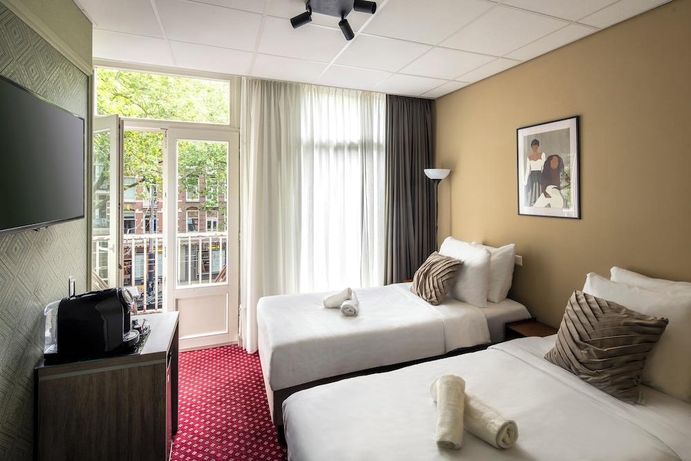 Atlantis Hotel Amsterdam Room Type - Superior Twin Room, 2 Twin Beds, Balcony, City View Atlantis Hotel Amsterdam Room Type - Superior Twin Room, 2 Twin Beds, Balcony, City View