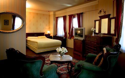 Dersaadet Hotel Istanbul Room Type - Corner Suite Dersaadet Hotel Istanbul Room Type - Corner Suite