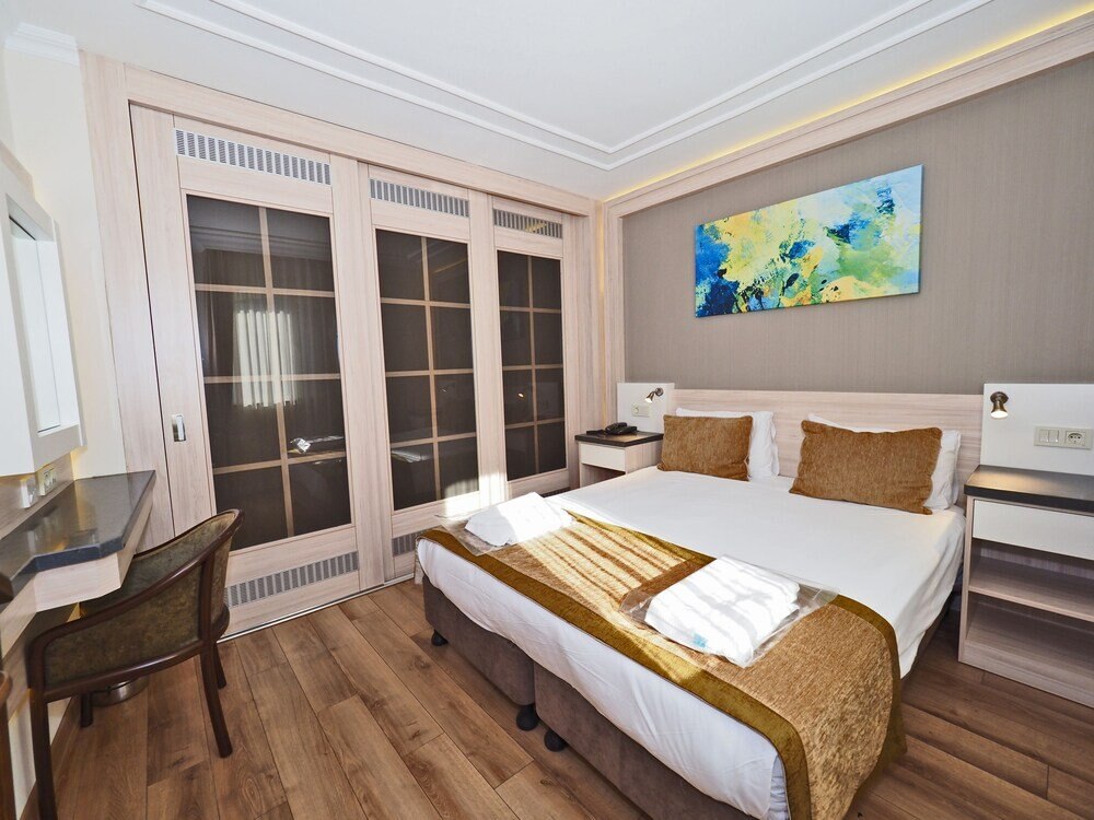 Bulvar Palas Old City Hotel Room Type - Superior Family Bulvar Palas Old City Hotel Room Type - Superior Family