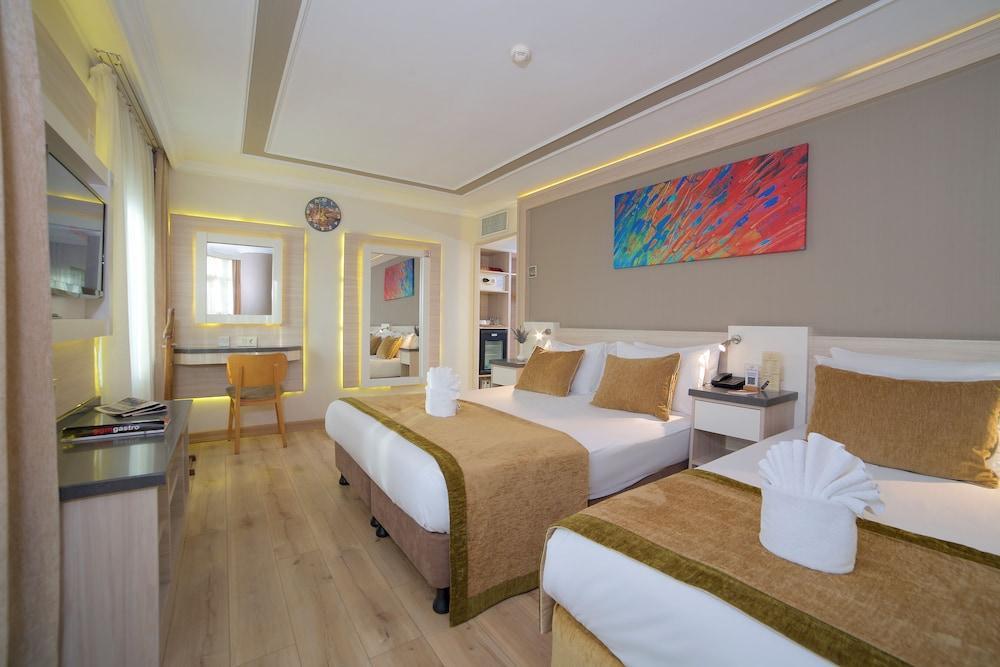 Bulvar Palas Old City Hotel Room Type - Standard Triple Room