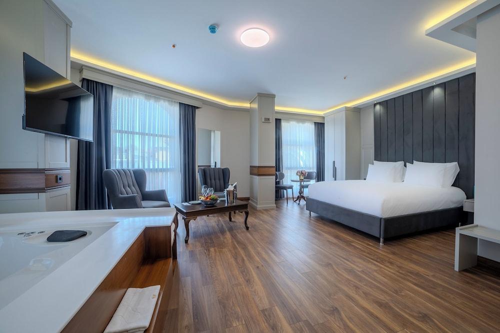 Seven Hills Boutique Hotel Room Type - Corner Suite (Annex Building) Seven Hills Boutique Hotel Room Type - Corner Suite (Annex Building)