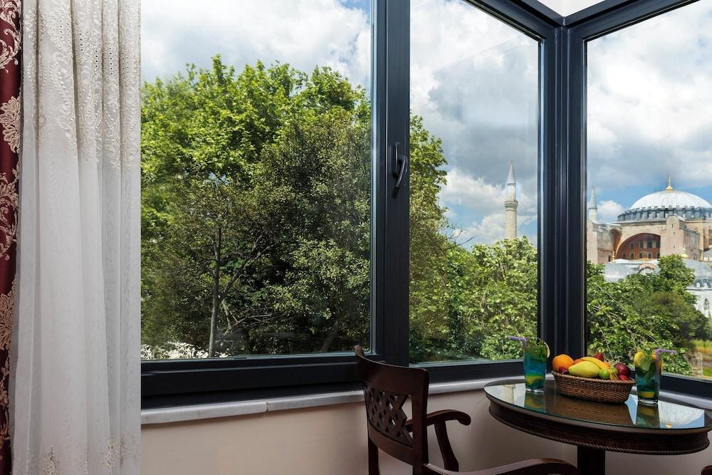 Seven Hills Boutique Hotel Room Type - Premium St.Sophia Suite