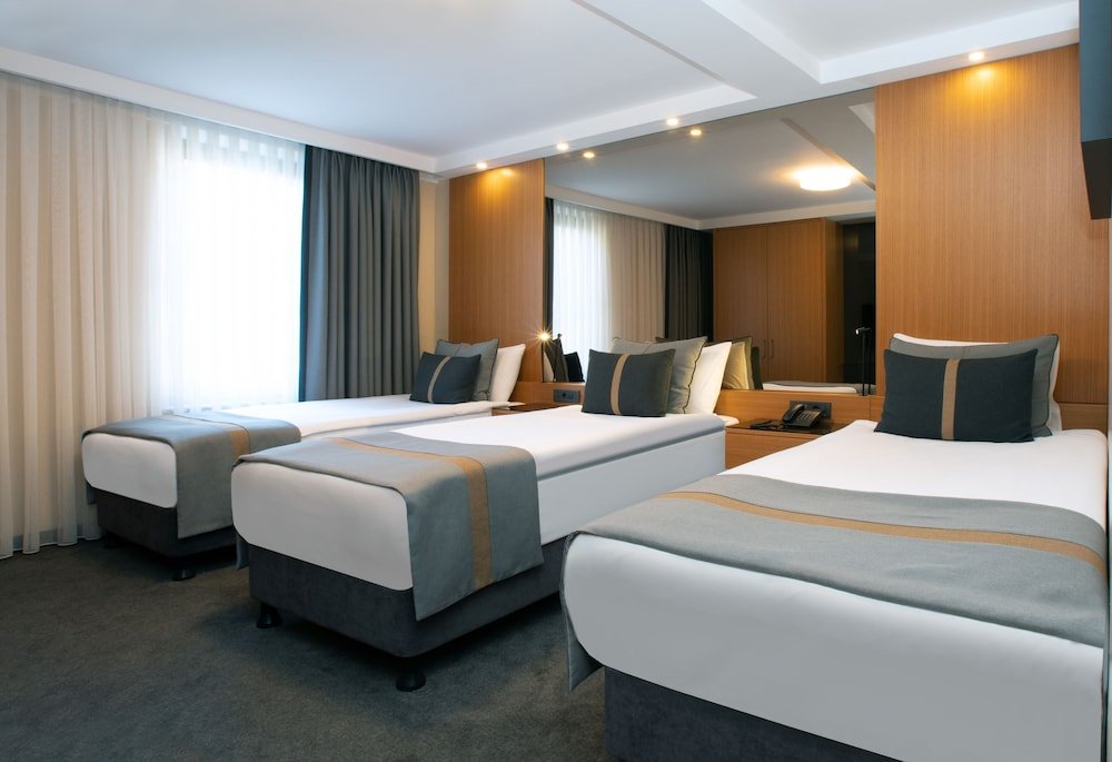 Tan Hotel - Special Category Room Type - Superior Triple Room