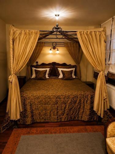Villa Sphendone Suites - Tap to explore photos