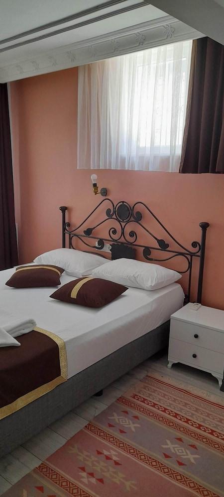 Emirhan Inn Apartment & Suites Room Type - Economy Double Room, Non Smoking, Ground Floor Emirhan Inn Apartment & Suites Room Type - Economy Double Room, Non Smoking, Ground Floor