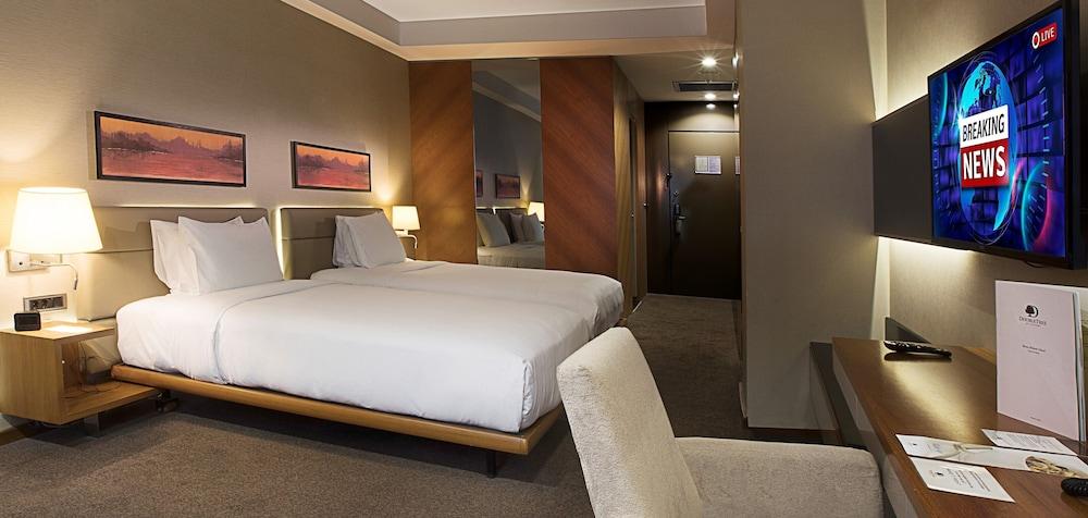 Doubletree By Hilton Istanbul Old Town - Tap to explore photos